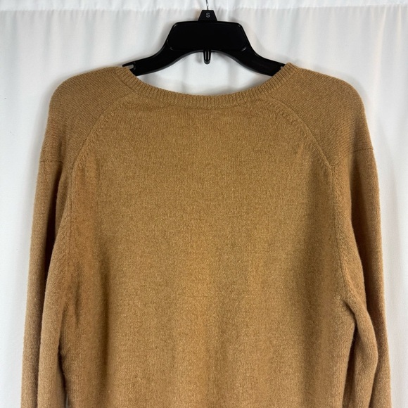 Peter Scott Men Color: Tan 100% Pure Camel Hair  V-Neck Size: M 
Jumper Size - Picture 7 of 10